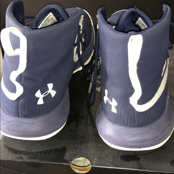 Under armor basketball shoes - Picture 4 of 5